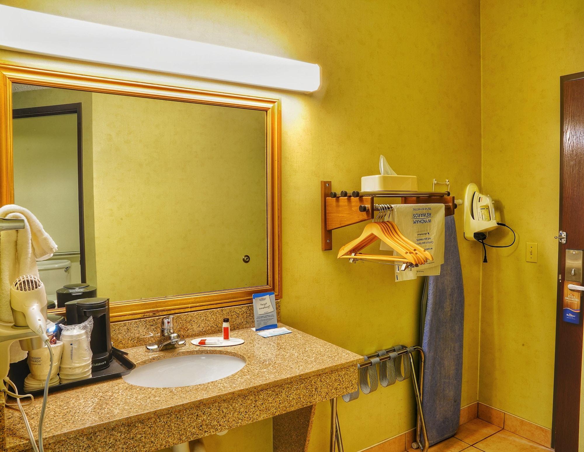 เบย์มอนต์ บาย วินด์แฮม แกรนด์แรพิดส์ นอร์ท/วอล์คเกอร์ Hotel ภายนอก รูปภาพ