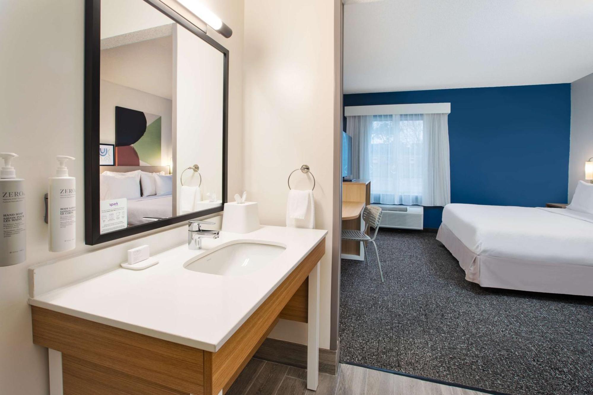 เบย์มอนต์ บาย วินด์แฮม แกรนด์แรพิดส์ นอร์ท/วอล์คเกอร์ Hotel ภายนอก รูปภาพ